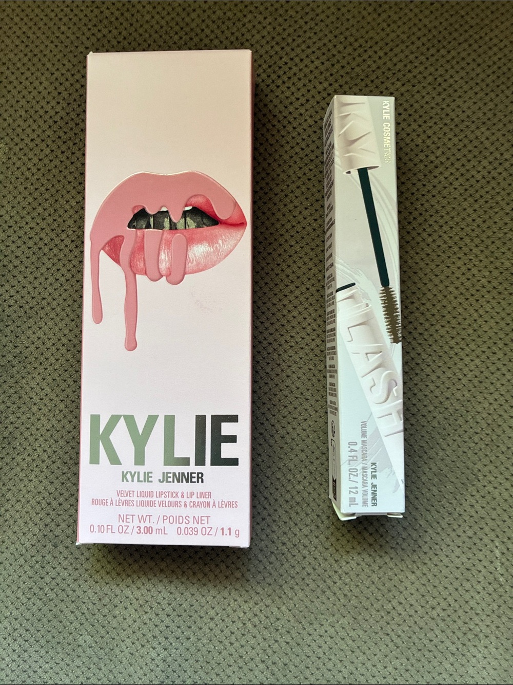 KYLIE Velvet Liquid Lipstick & Lip Liner Set in Pink -